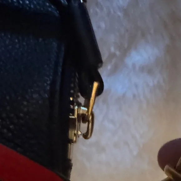 Tory Burch Black Leather Shoulder Bag with Pink Tag and Gold Charm - Picture 12 of 12